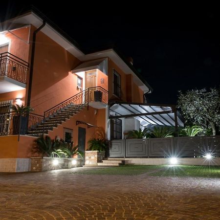 Bed and Breakfast H2O Сирмионе Экстерьер фото