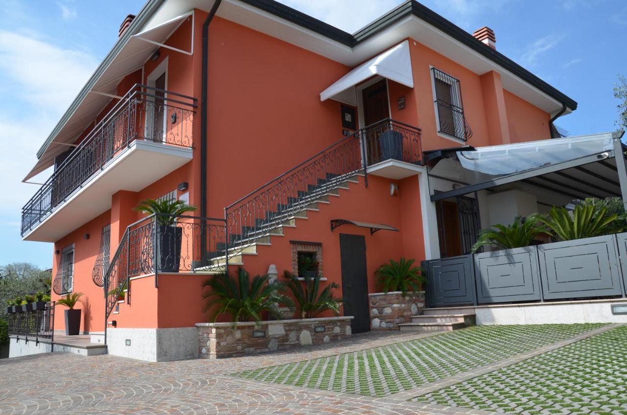 Bed and Breakfast H2O Сирмионе Экстерьер фото
