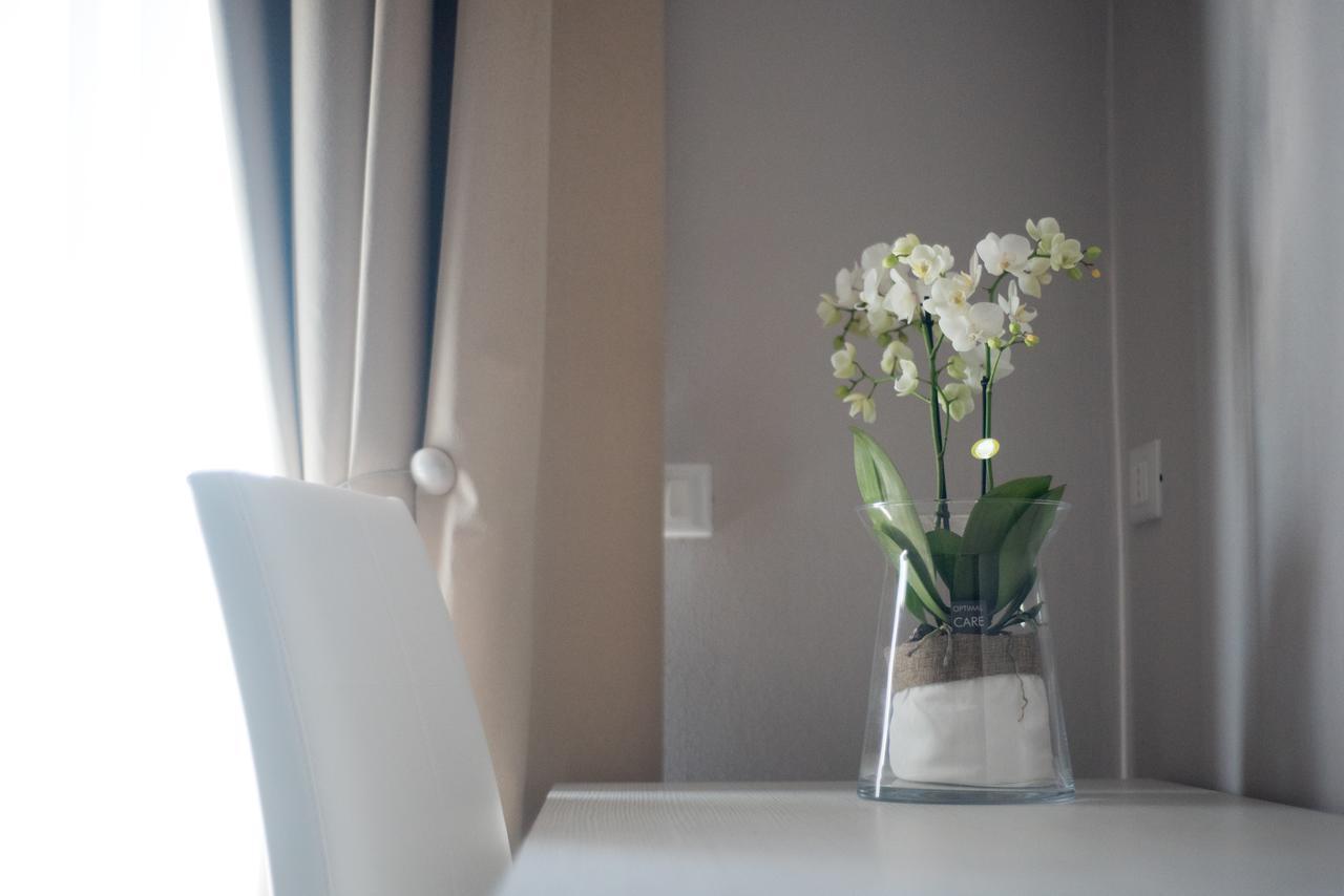 Bed and Breakfast H2O Сирмионе Экстерьер фото