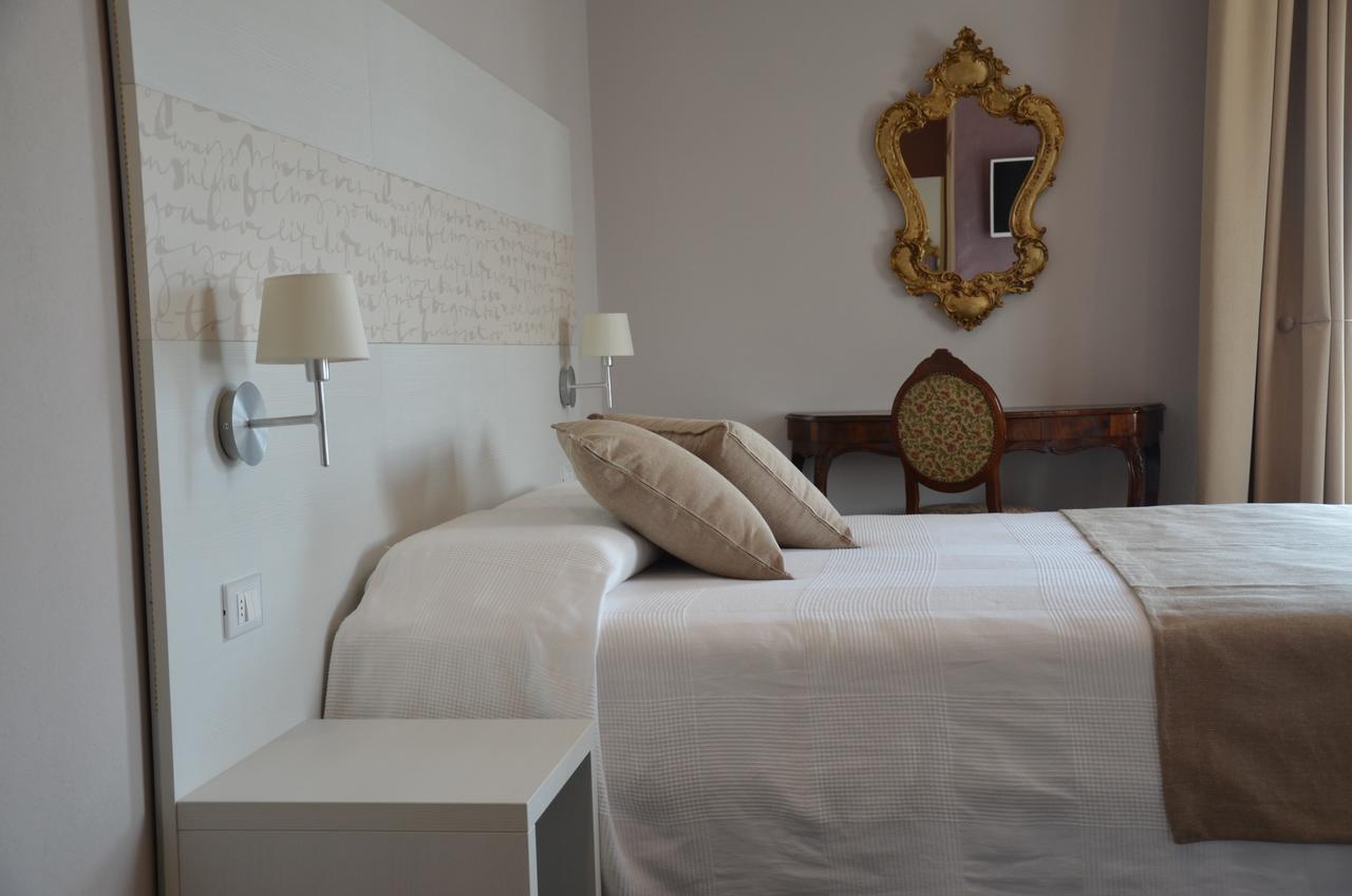 Bed and Breakfast H2O Сирмионе Экстерьер фото