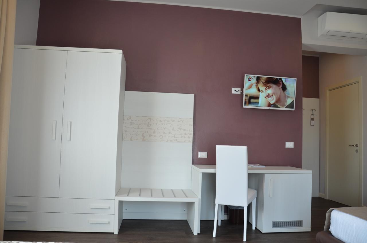 Bed and Breakfast H2O Сирмионе Экстерьер фото