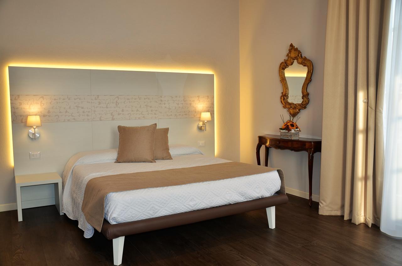 Bed and Breakfast H2O Сирмионе Экстерьер фото