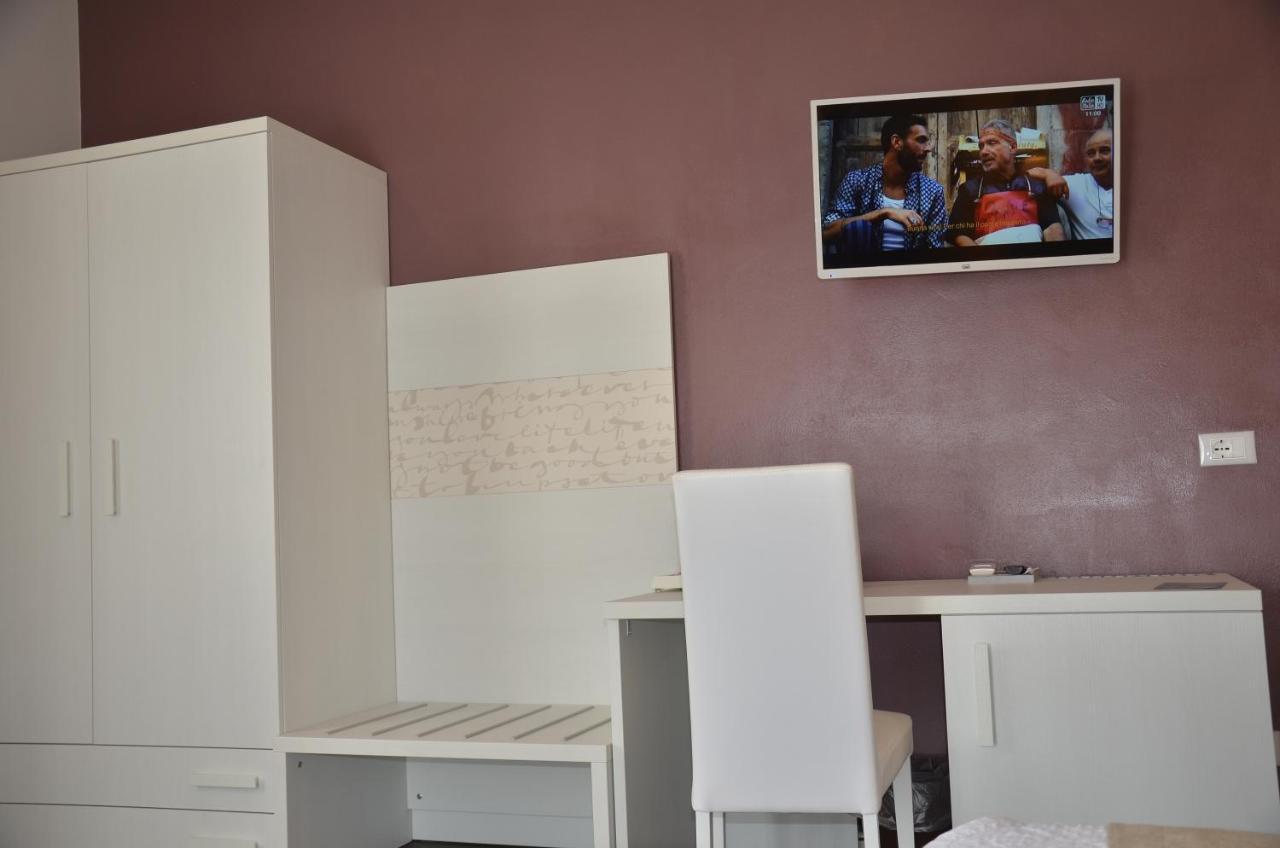 Bed and Breakfast H2O Сирмионе Экстерьер фото